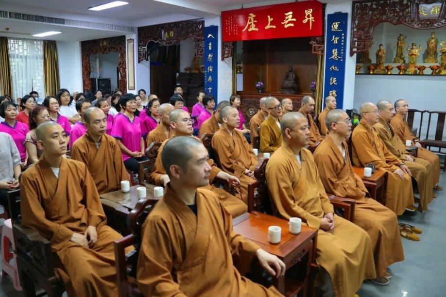 重庆对房产税进行调整：高档住房建筑面积180平方米内免税